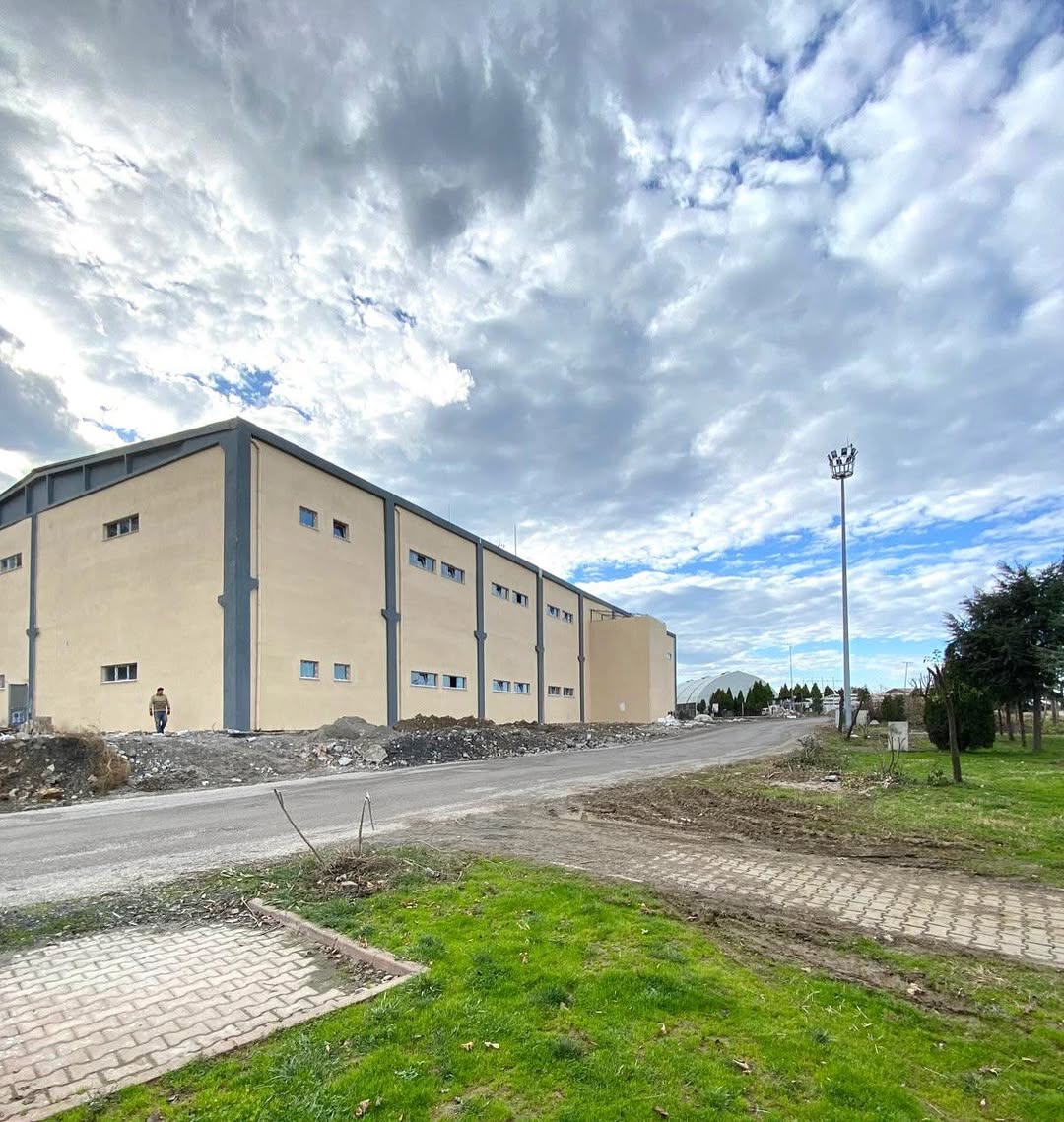 Kozlu 1500 Kişilik Spor Salonu